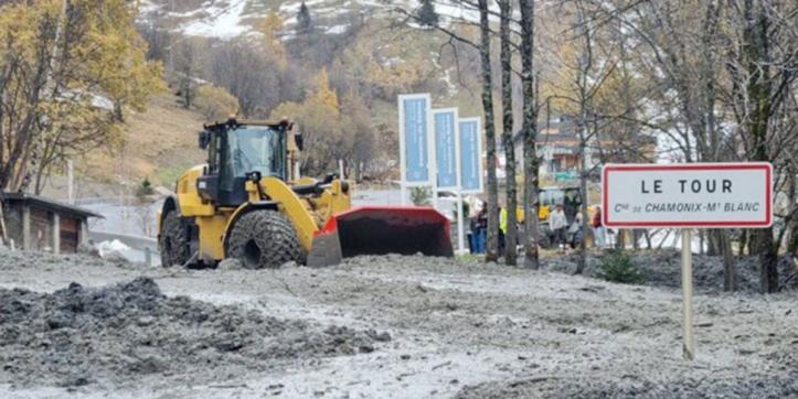 Une coulée de boue isole le hameau du Tour, à Chamonix